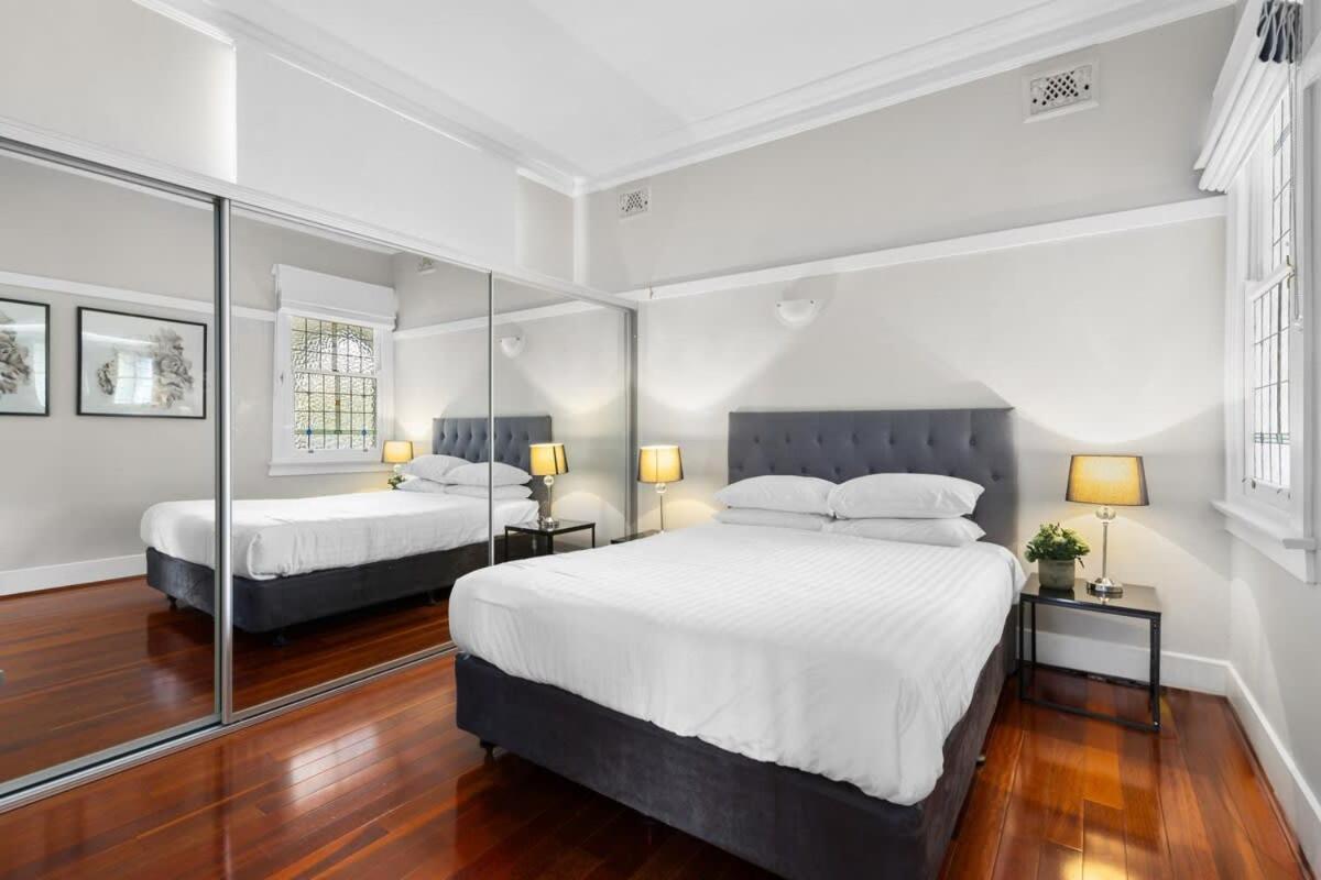 Huge Harbour View Apartment In Historic Home Sydney Esterno foto